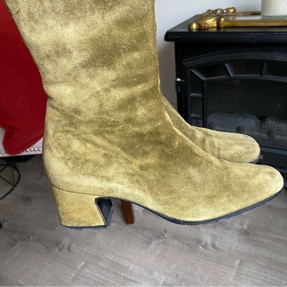 VINTAGE DKNY GREEN SEUDE LEATHER HIGH BOOTS